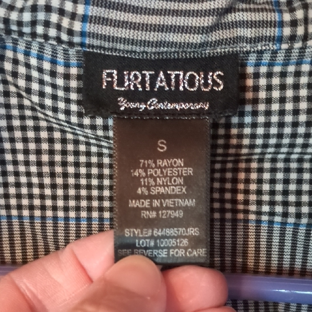 Elegant Checkered Women's Blazer - Picture 2 of 6